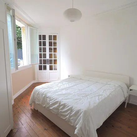 Rent this 3 bed apartment on 6 Rue de la Commune in 44000 Nantes, France