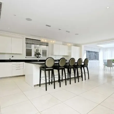 Image 2 - Cockfosters Road, London, EN4 0DX, United Kingdom - Apartment for rent