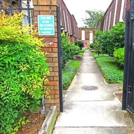 Buy this 2 bed townhouse on 4123 Division Street in Metairie, LA 70002