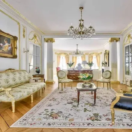 Rent this 5 bed apartment on 75116 Paris