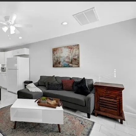Image 4 - 7722 Martin Luther King Jr Boulevard, Houston, TX 77033, USA - House for rent
