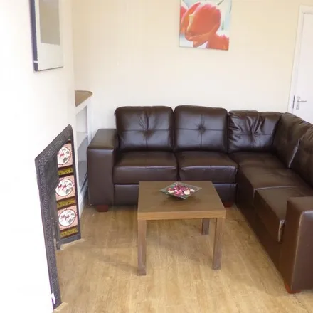 Rent this 1 bed room on 51 Windsor Street in Beeston, NG9 2BW