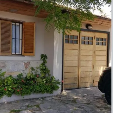 Buy this 2 bed house on General Juan Galo de Lavalle 1107 in Partido de Lomas de Zamora, B1834 GMJ Temperley