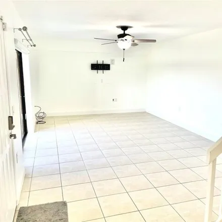 Image 3 - 2400 24th Way, West Palm Beach, FL 33407, USA - Townhouse for sale