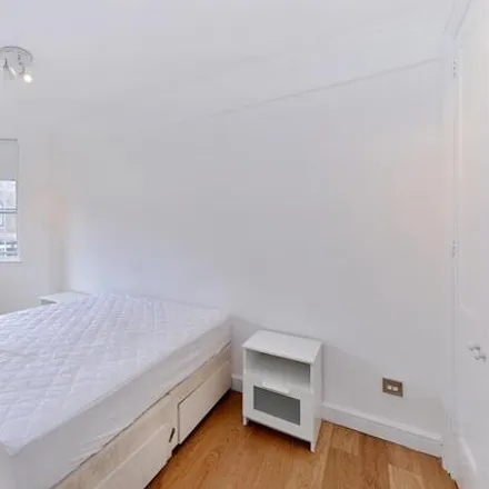 Image 4 - Chelsea Cloisters, Sloane Avenue, London, SW3 3DZ, United Kingdom - Apartment for rent