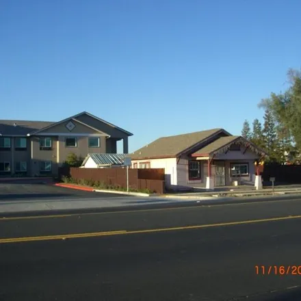 Image 9 - 1388 West F Street, Oakdale, CA 95361, USA - House for sale