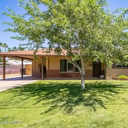 Rent this 3 bed house on 3310 East Earll Drive in Phoenix, AZ 85018