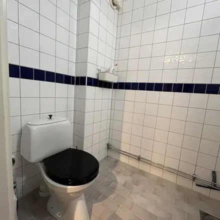 Rent this 2 bed apartment on Salong Diola in Hjalmar Brantingsgatan, 417 39 Gothenburg