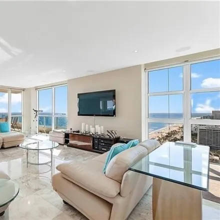 Image 2 - 3033 Poinsettia Street, Fort Lauderdale, FL 33316, USA - Condo for sale