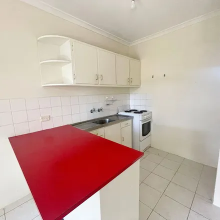 Image 2 - 5 Davison Street, Crestwood NSW 2620, Australia - Apartment for rent