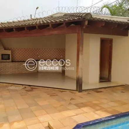 Buy this 4 bed house on Rua José Humberto Alcântara in Alto Umuarama, Uberlândia - MG