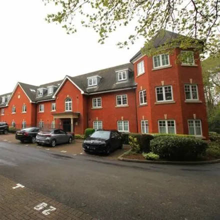 Buy this 1 bed apartment on Fox And Hounds in 71 Crookham Road, Fleet
