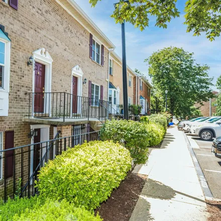 Rent this 3 bed townhouse on 965 South Rolfe Street in Arlington, VA 22204