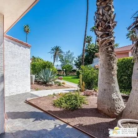 Image 5 - 2516 North Whitewater Club Drive, Palm Springs, CA 92262, USA - Condo for sale