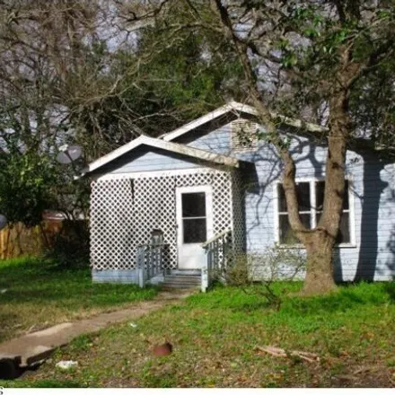 Buy this 2 bed house on 967 East Pershing Street in New Iberia, LA 70560