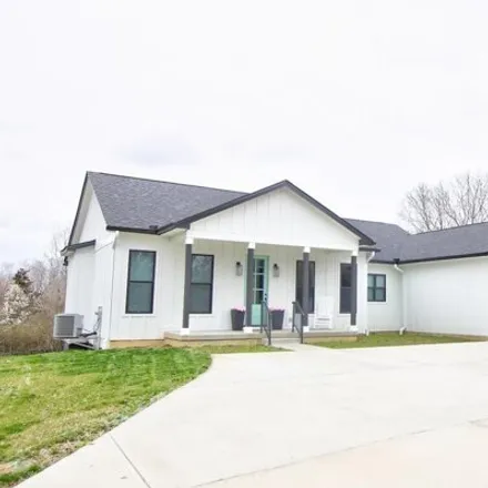 Buy this 3 bed house on 2227 Trinity Drive in Middletown, OH 45044