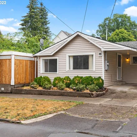 Buy this 2 bed house on 1103 Polk Street in Oregon City, OR 97045