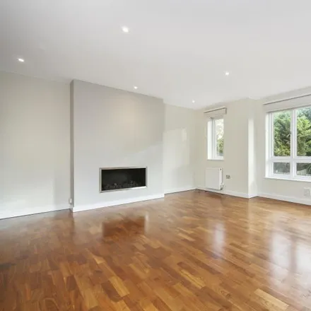Rent this 4 bed townhouse on 10 Hampstead Lane in London, N6 4SB