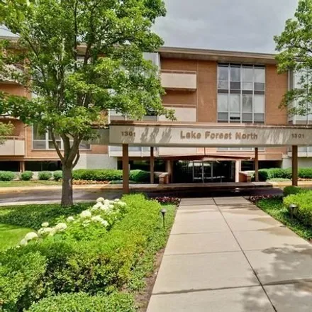Rent this 1 bed condo on 1260 North Western Avenue in Lake Forest, IL 60045