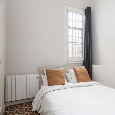 Rent this 5 bed apartment on Carrer Gran de Gràcia in 144, 08012 Barcelona