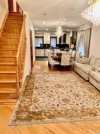 Image 4 - 102-61 62nd Drive, New York, NY 11375, USA - House for sale