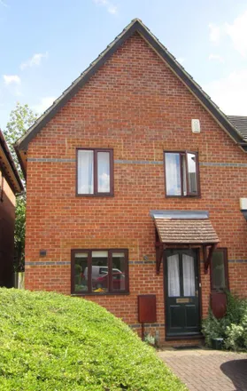 Rent this 4 bed duplex on Our Lady's Roman Catholic Primary School in Oxford Road, Oxford