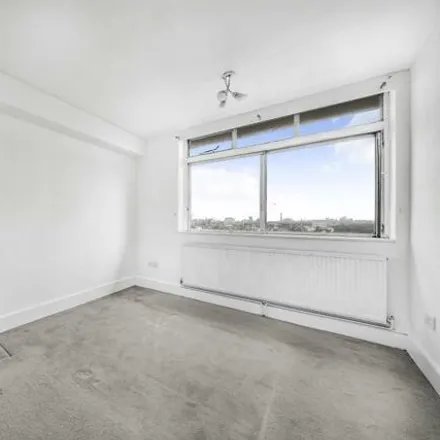 Image 7 - 16 Hillgate Place, London, W8 7ST, United Kingdom - Apartment for sale