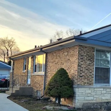Rent this 3 bed house on 936 North Lincoln Avenue in Park Ridge, IL 60068