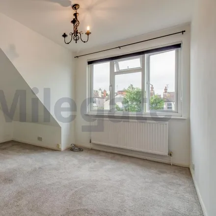 Image 1 - Ailsa Road, Southend-on-Sea, SS0 8BP, United Kingdom - Apartment for rent