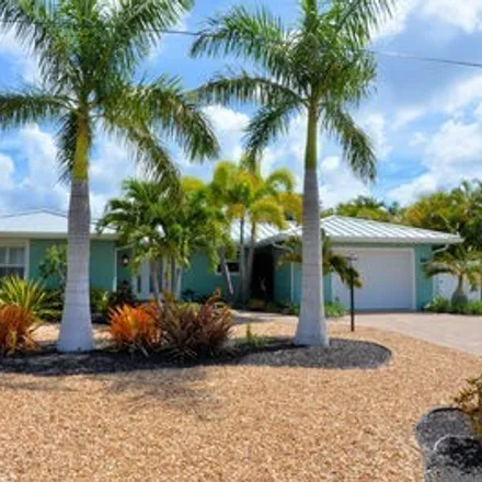 Buy this 3 bed house on 11 Sunview Boulevard in Fort Myers Beach, Lee County