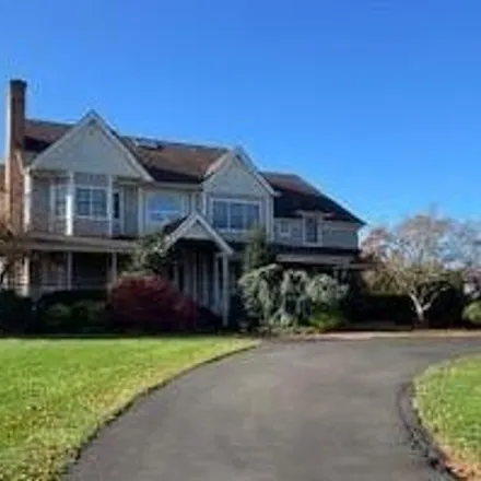 Rent this 6 bed house on 29 Cove Road in Borton Landing, Moorestown Township