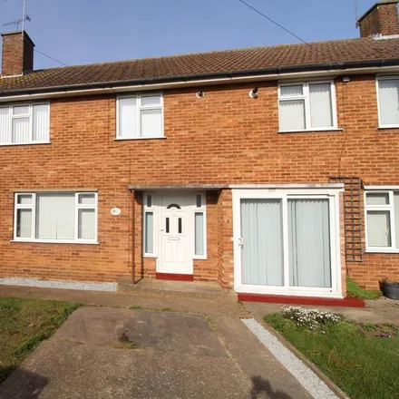 Rent this 4 bed townhouse on 98 Hawthorn Drive in Ipswich, IP2 0PG