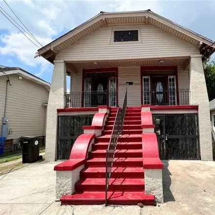 Buy this 8 bed house on 8614 Marks Street in New Orleans, LA 70118