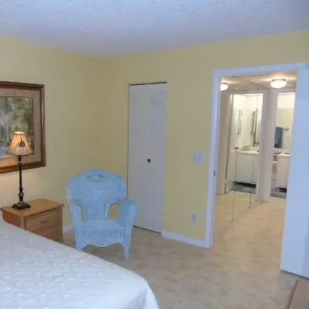 Image 2 - Quality Inn & Suites Golf Resort, 30th Avenue Southwest, Collier County, FL 34116, USA - Condo for sale