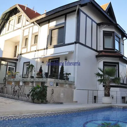 Rent this 7 bed apartment on Portuko Ibilbidea in 15, 48930 Getxo