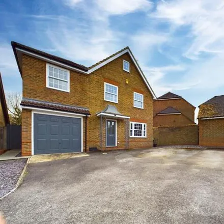 Buy this 6 bed house on Carnation Drive in Chavey Down, RG42 7QT