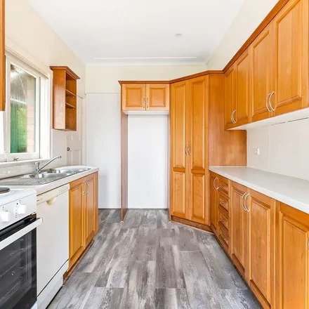 Image 2 - 151 Arcadia Avenue, Gymea Bay NSW 2227, Australia - Apartment for rent