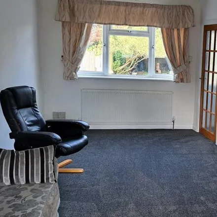 Image 3 - 28 Mayor's Croft, Coventry, CV4 8FF, United Kingdom - House for rent