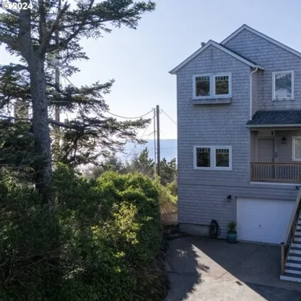 Buy this 3 bed house on 501 Southwest 37th Place in Lincoln City, OR 97367