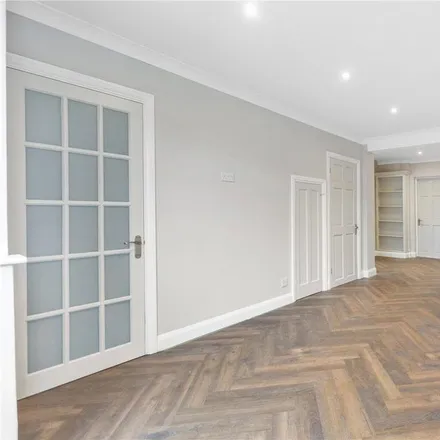 Image 3 - 40 Third Avenue, London, EN1 1BU, United Kingdom - House for rent