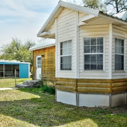 Image 3 - 200 East Bandera Street, Rocksprings, TX 78880, USA - House for sale