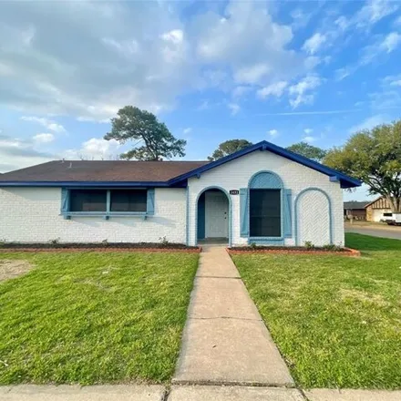 Rent this 3 bed house on 4786 Parkland Street in Pasadena, TX 77504