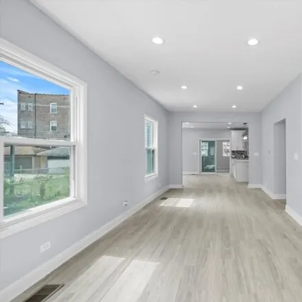 Image 7 - 9040 South Loomis Street, Chicago, IL 60643, USA - House for sale