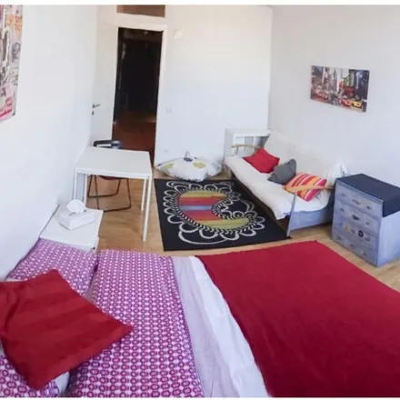 Rent this 4 bed room on Carrer de Zamora in 99, 08018 Barcelona