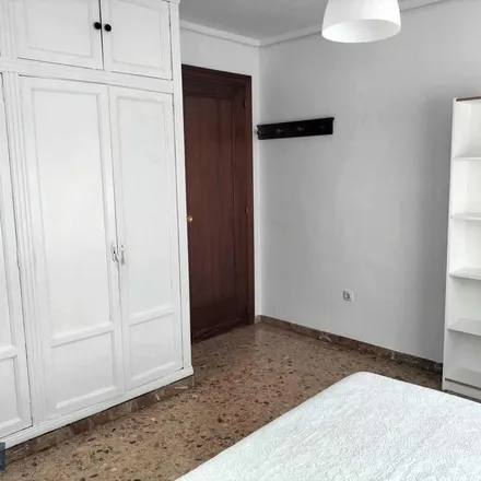 Rent this 5 bed apartment on Carrer del Vinalopó in 11, 46021 Valencia