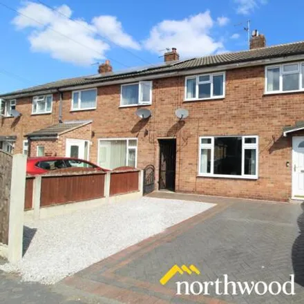 Rent this 3 bed townhouse on St Edwins Close in Hatfield, DN7 4BD