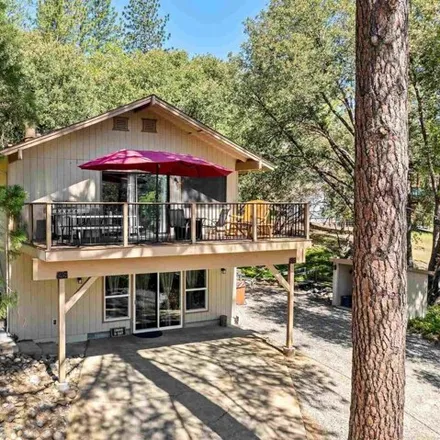 Buy this 2 bed house on 19682 Butler Way in Groveland, Tuolumne County