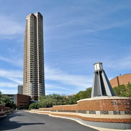 Buy this 1 bed condo on The New York Private Residences in 3660 North Lake Shore Drive, Chicago