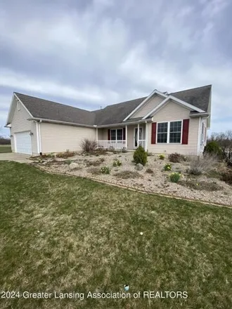 Buy this 3 bed house on East Mount Hope Highway in Oneida Charter Township, MI 48837