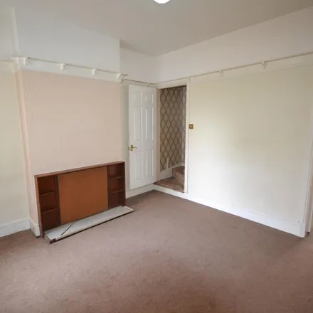 Image 5 - Raymond Road, Leicester, LE3 2AS, United Kingdom - Townhouse for rent